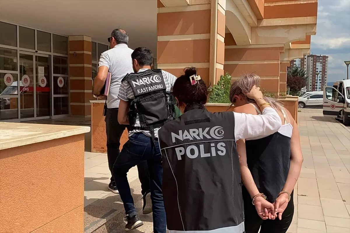 Kastamonu'da Uyuşturucu Operasyonu: İki Şüpheli Tutuklandı