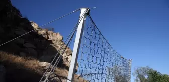 Kastamonu Kalesi Çevresindeki Kayalar Çelik Tel İle Güvence Altına Alındı