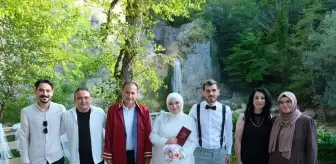 Kastamonulu Çiftin Nikahı Ilıca Şelalesi'nde Kıyıldı