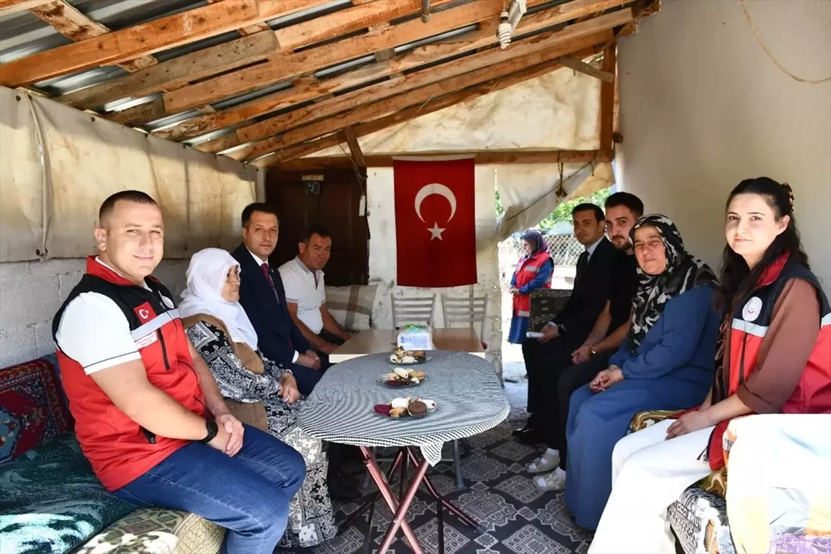 Kaymakam Canbolat şehit kabirlerini ziyaret etti