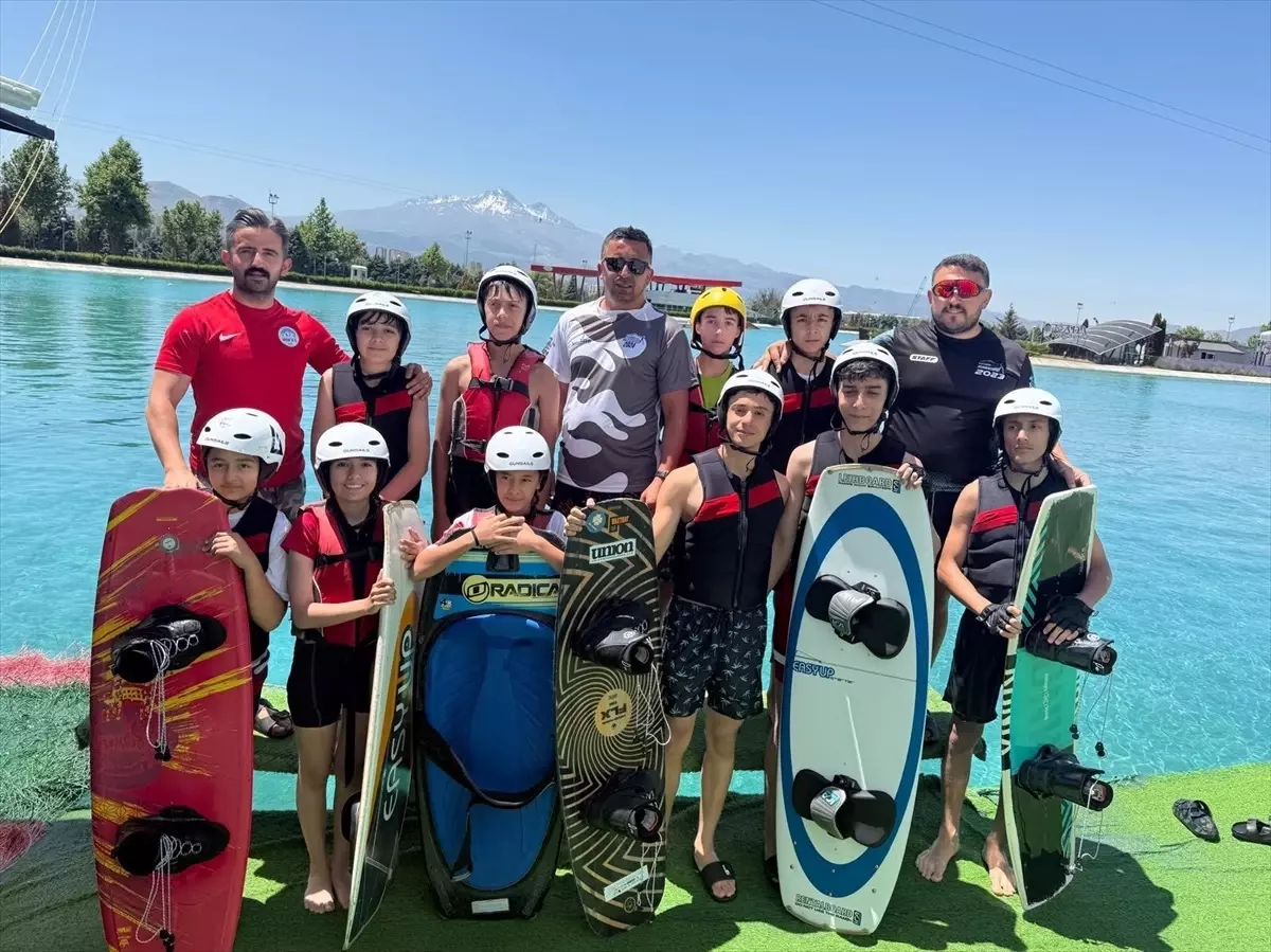 Kayseri'de Yaz Spor Okulları 16 Branşta Başladı