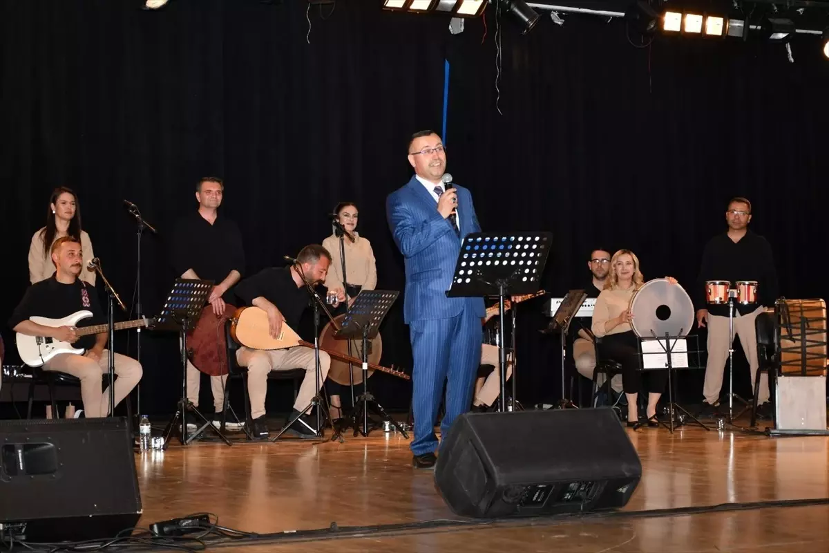 Kayseri'de Adliye Çalışanlarından Müzik Konseri