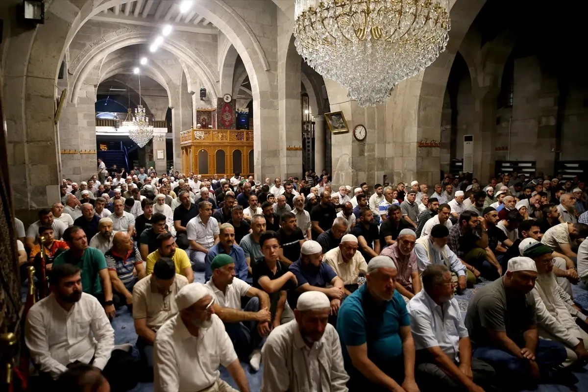 Gurbetçiler Kayseri'de Sabah Namazında Buluştu