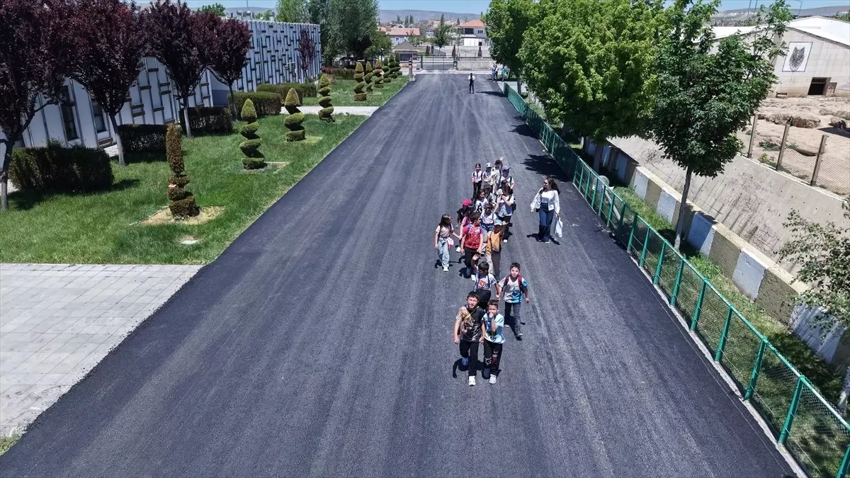 Kayseri Hayvanat Bahçesi'nde Yürüyüş Yolları Yenilendi