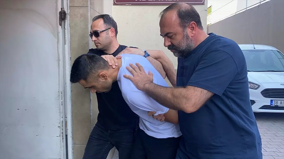 Camide Bıçaklı Kavga: Şüpheli Adliyeye Sevk Edildi