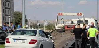 Kayseri'de Trafik Kazası: 2 Ölü, 3 Yaralı