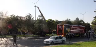 Kayseri OSB'de Yangın: Hırdavat İşyeri ve Mobilya Fabrikasını Tehdit Etti