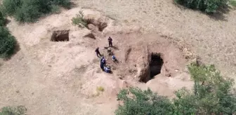 Kayseri'de Kaçak Kazı Yapan 4 Şüpheli Dronla Yakalandı