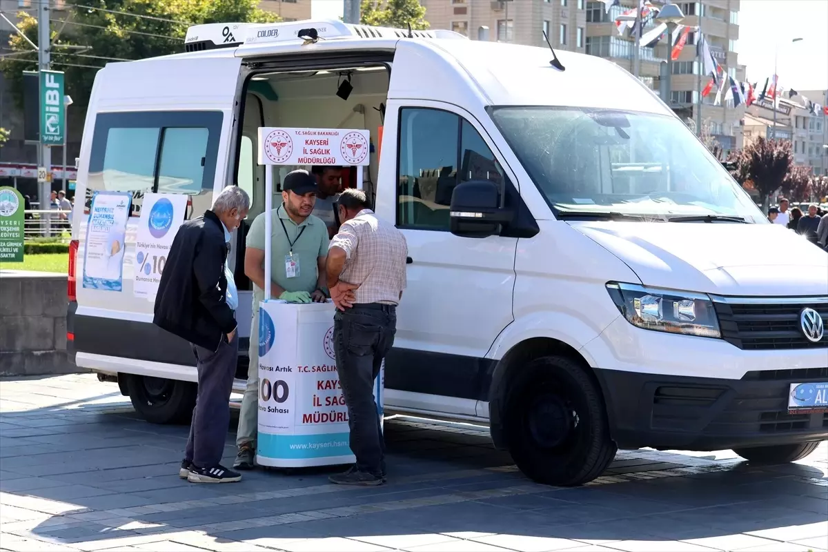 Kayseri'de Mobil Sigara Bırakma Aracı Hizmete Girdi
