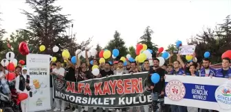 Motosiklet Grubu, Kanser Hastası Çocuklar İçin Balon Uçurdu
