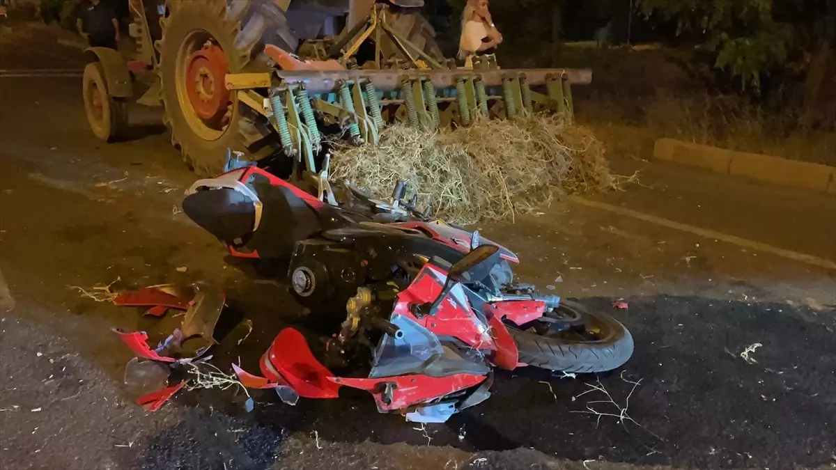 Kayseri'de Traktörle Çarpışan Motosiklet Sürücüsü Hayatını Kaybetti