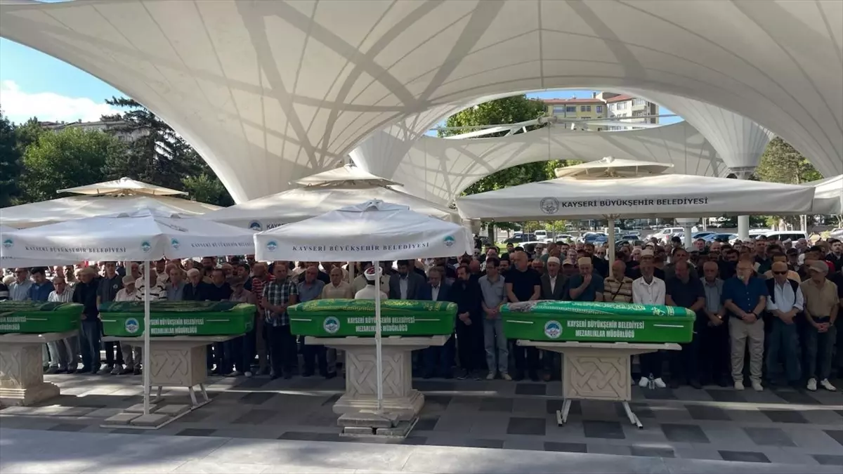 Kayseri'de Yaşanan Trafik Kazasında Anne ve Oğlu Hayatını Kaybetti