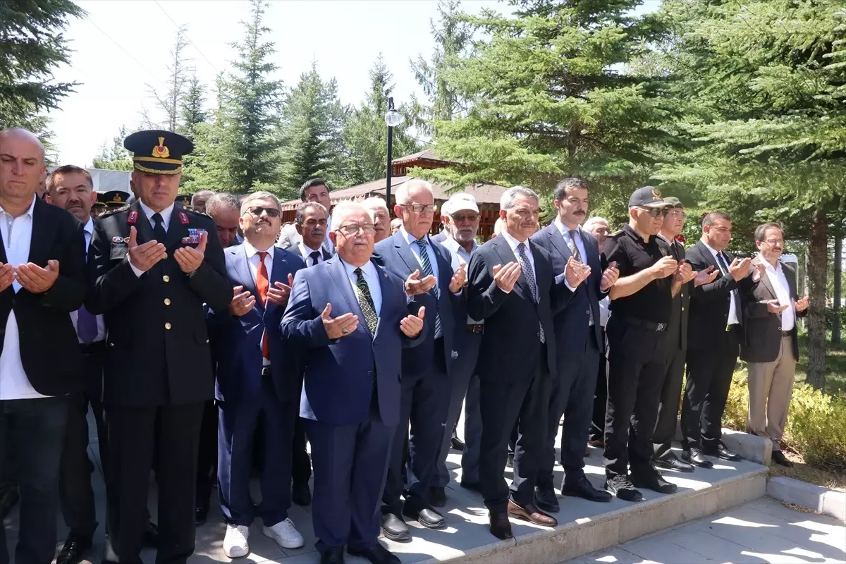 Kayseri ve Yozgat'ta 15 Temmuz dolayısıyla şehit mezarları ziyaret edildi