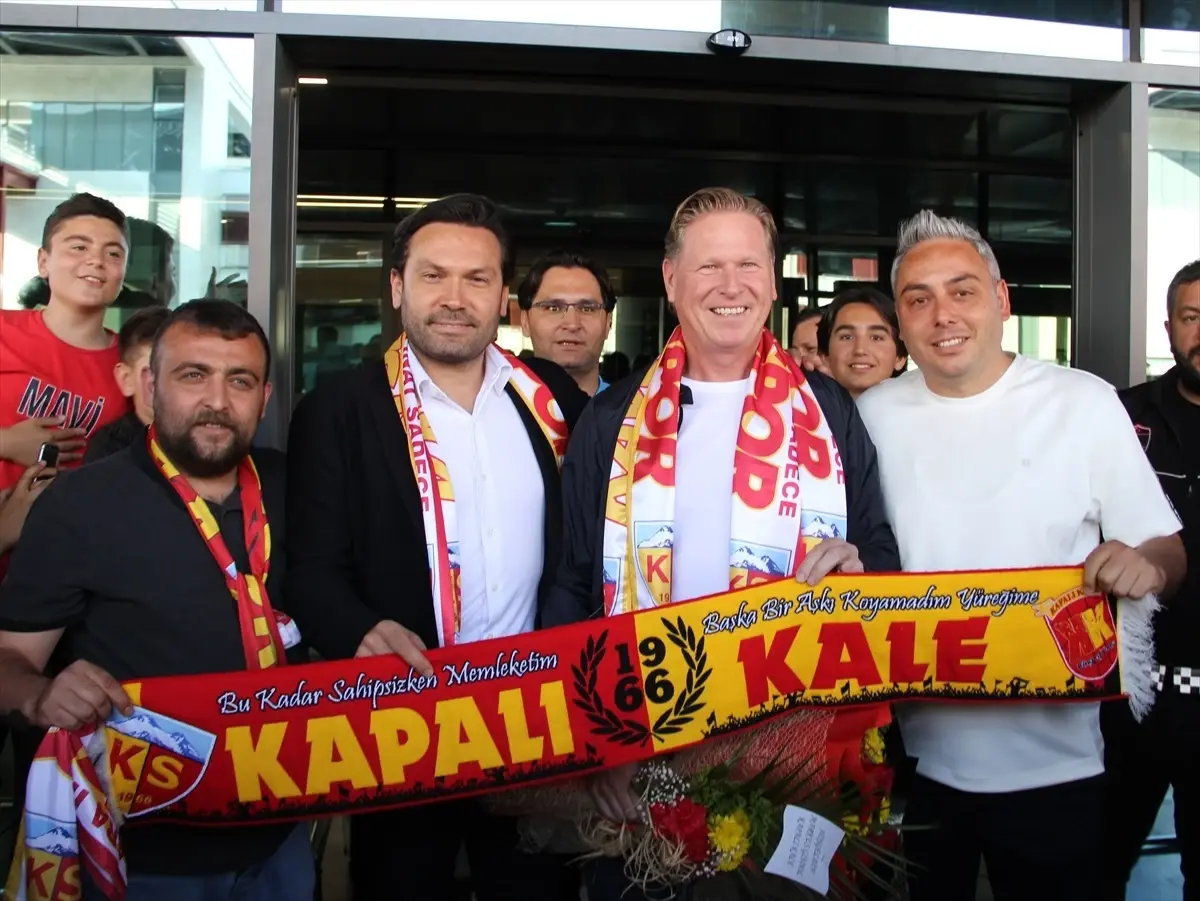 Kayserispor'un Yeni Teknik Direktörü Markus Gisdol Kayseri'ye Geldi