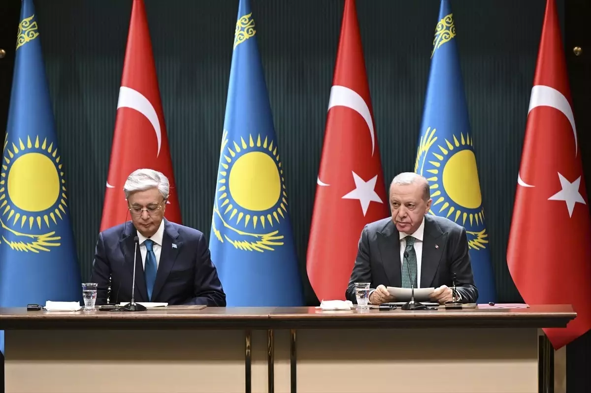 Tokayev, Türkiye'nin Savunma Teknolojilerini Övdü