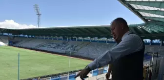 Erzurumspor FK'nın Stadyumu Hibrit Çime Dönüşüyor