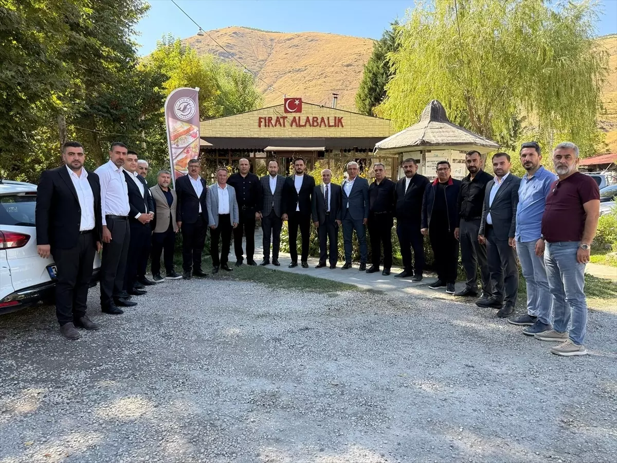 AK Parti İlçe Başkanları Toplantısı Keban'da Gerçekleşti