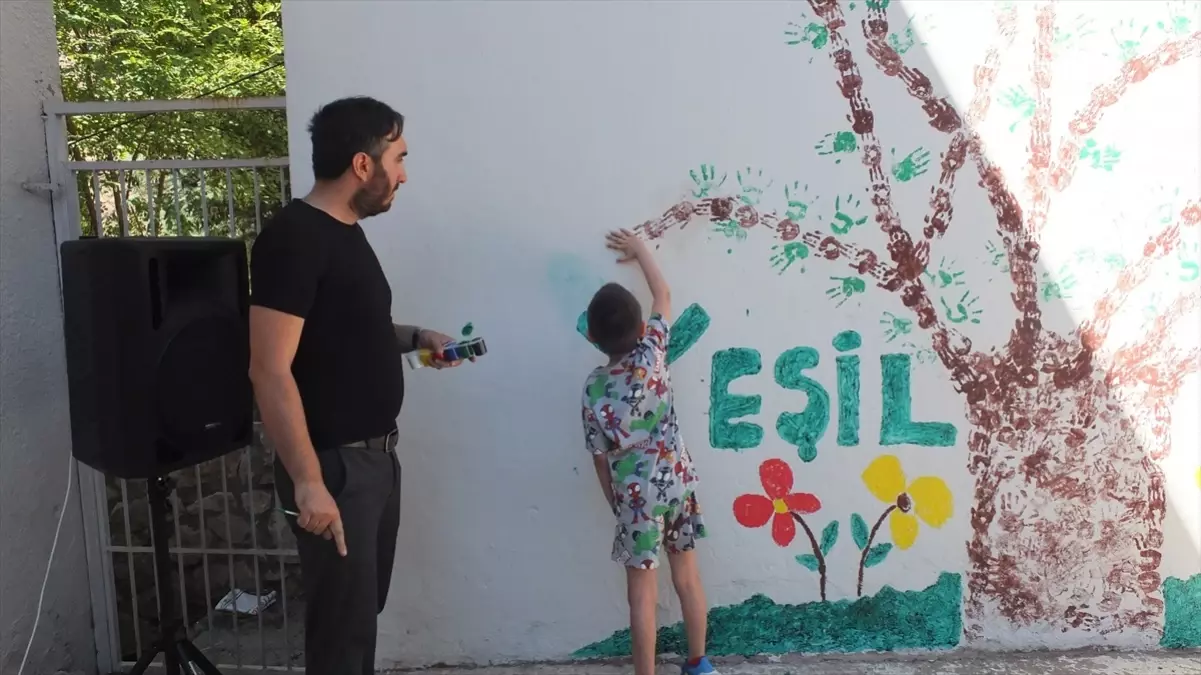 Elazığ'da Öğrenciler 'Yeşil Vatan' İçin Duvar Resmi Yaptı