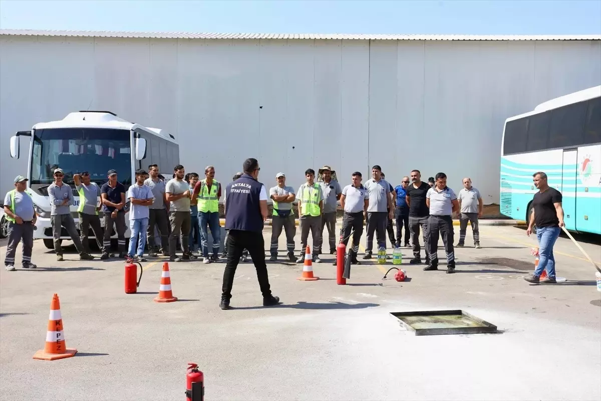 Kepez Belediyesi'nde Temel Yangın Güvenliği Eğitimi Düzenlendi