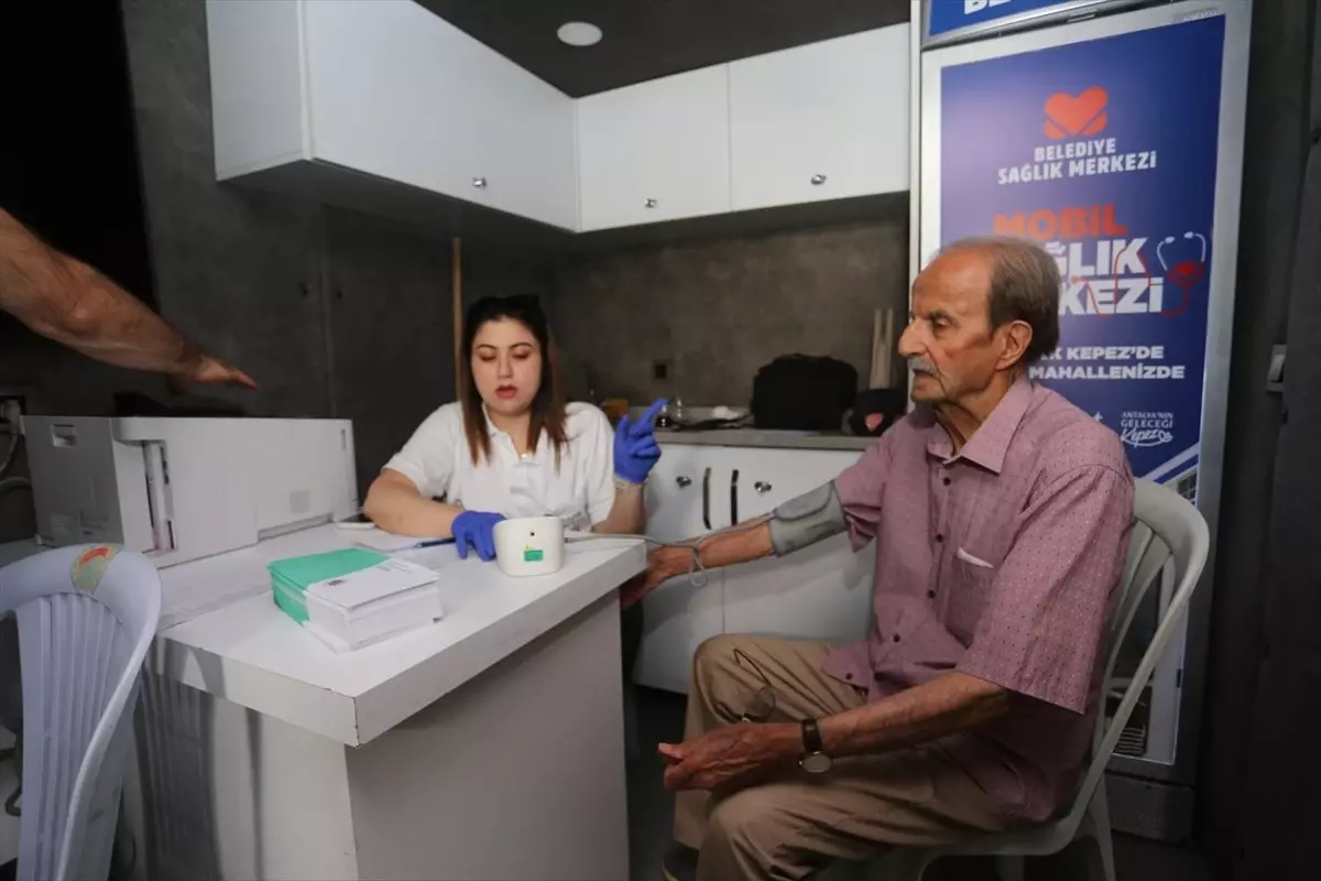 Kepez Belediyesi'nden Huzurevi Sakinlerine Göz Tarama Hizmeti