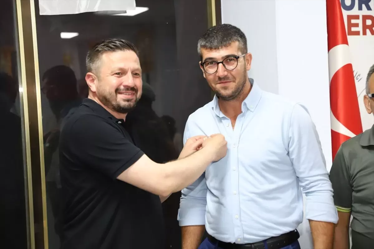 Kepsut'ta 61 Partili, AK Parti'ye Katıldı