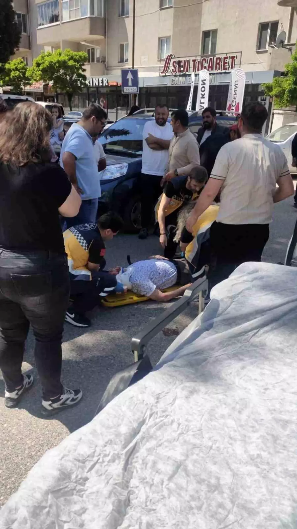 Keşan'da Otomobilin Çarptığı Yaya Ağır Yaralandı