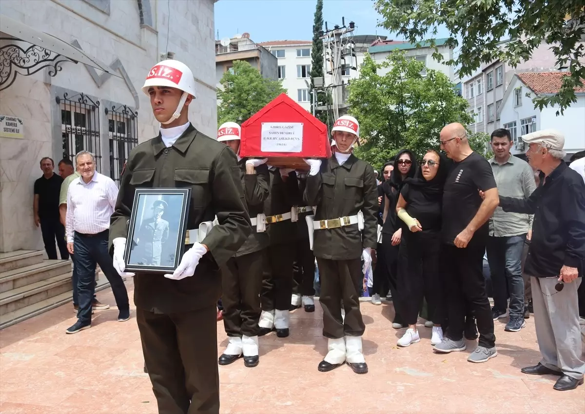 83 Yaşındaki Kıbrıs Gazisi Şahin Demirci Son Yolculuğuna Uğurlandı