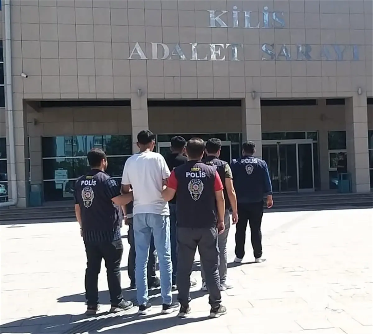 Kilis'te Nitelikli Dolandırıcılık Operasyonu: 7 Zanlı Tutuklandı