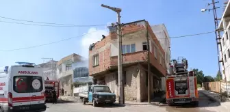 Kilis'te Çatı Yangını: Bir Kişi Dumandan Etkilendi