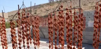 Kilis'te Kış Lezzeti Cevizli Sucuk Üretimi Başladı