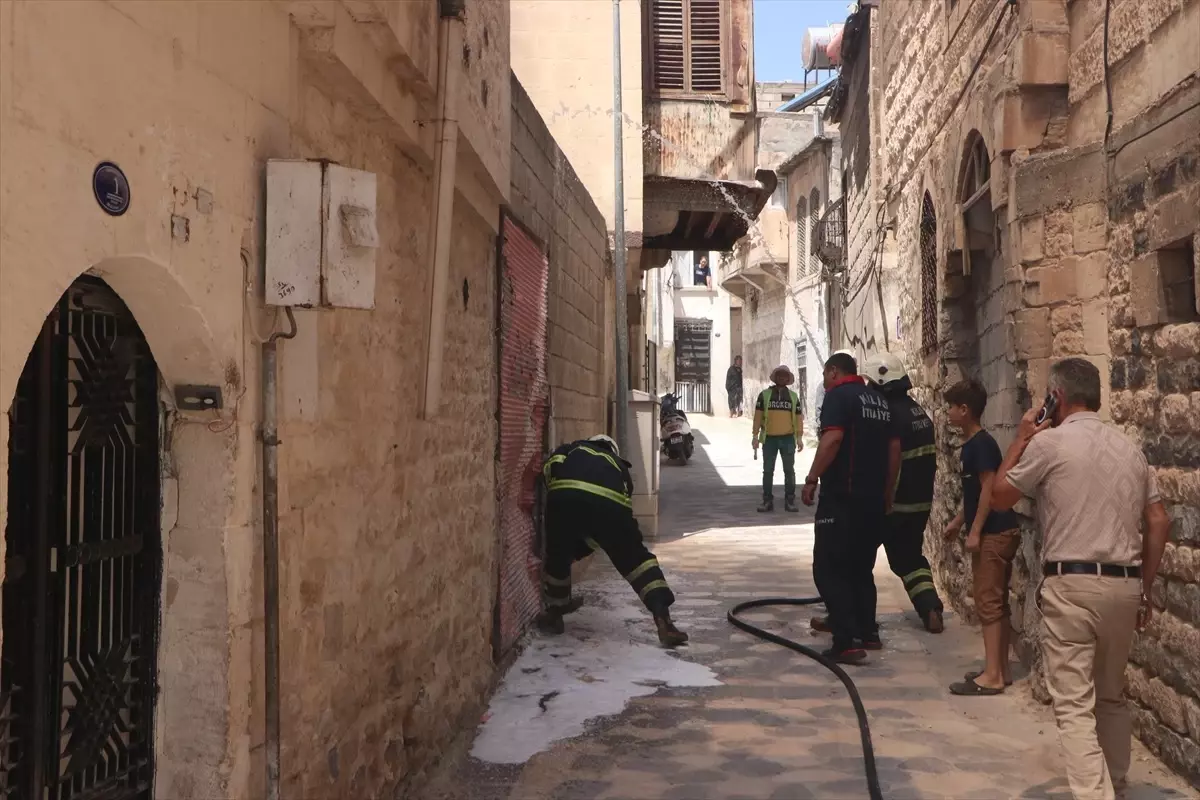 Kilis'te Kullanılmayan Depoda Yangın Çıktı