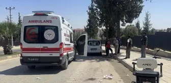 Kilis'te Motorlu Bisiklet Devrildi: 1'i Ağır 2 Yaralı