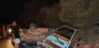 Kilis'te Otomobil Devrildi: 2 Yaralı