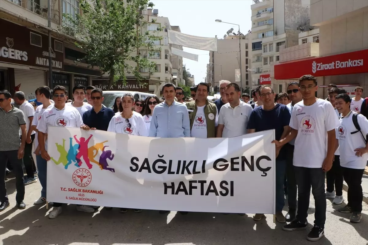 Kilis'te 'Sağlıklı Genç Haftası' Etkinlikleri Kapsamında Yürüyüş Düzenlendi