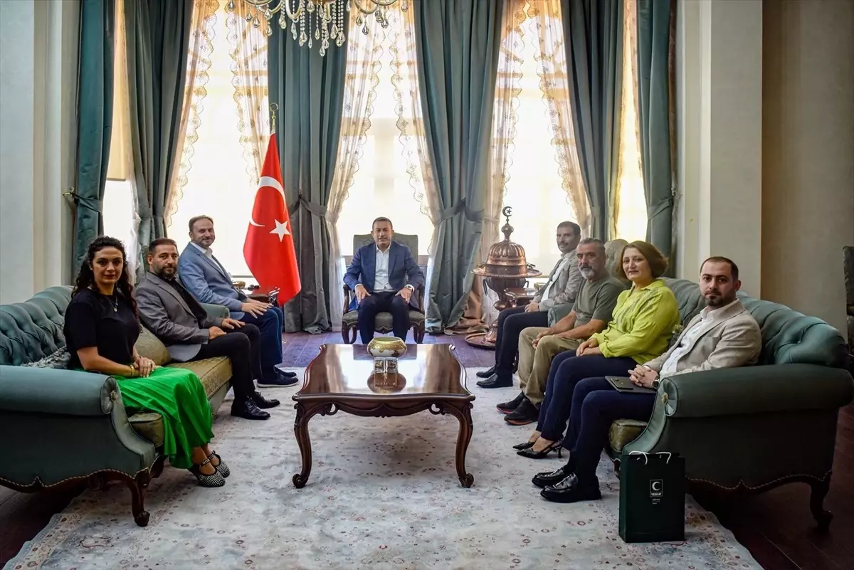 Kilis'te Tüm Öğrencilere Ücretsiz Mavi Kırlangıç Dergisi