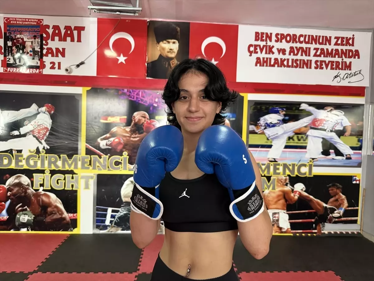 Milli Sporcu Aslıhan Yılmaz, Avrupa Kick Boks Şampiyonası'na Hazırlanıyor