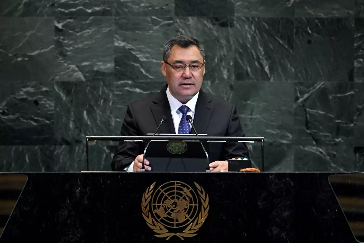 Kırgızistan Cumhurbaşkanı Caparov, Filistin'deki Soykırımı Kınadı