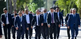 Kırgızistan, Bağımsızlığının 34. Yıl Dönümünü Coşkuyla Kutladı