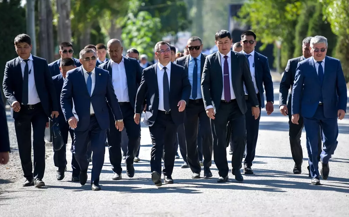 Kırgızistan, Bağımsızlığının 34. Yıl Dönümünü Coşkuyla Kutladı