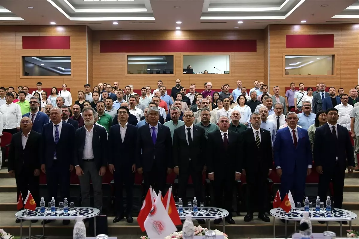 Cengiz Aytmatov'un Anısına Panel Düzenlendi