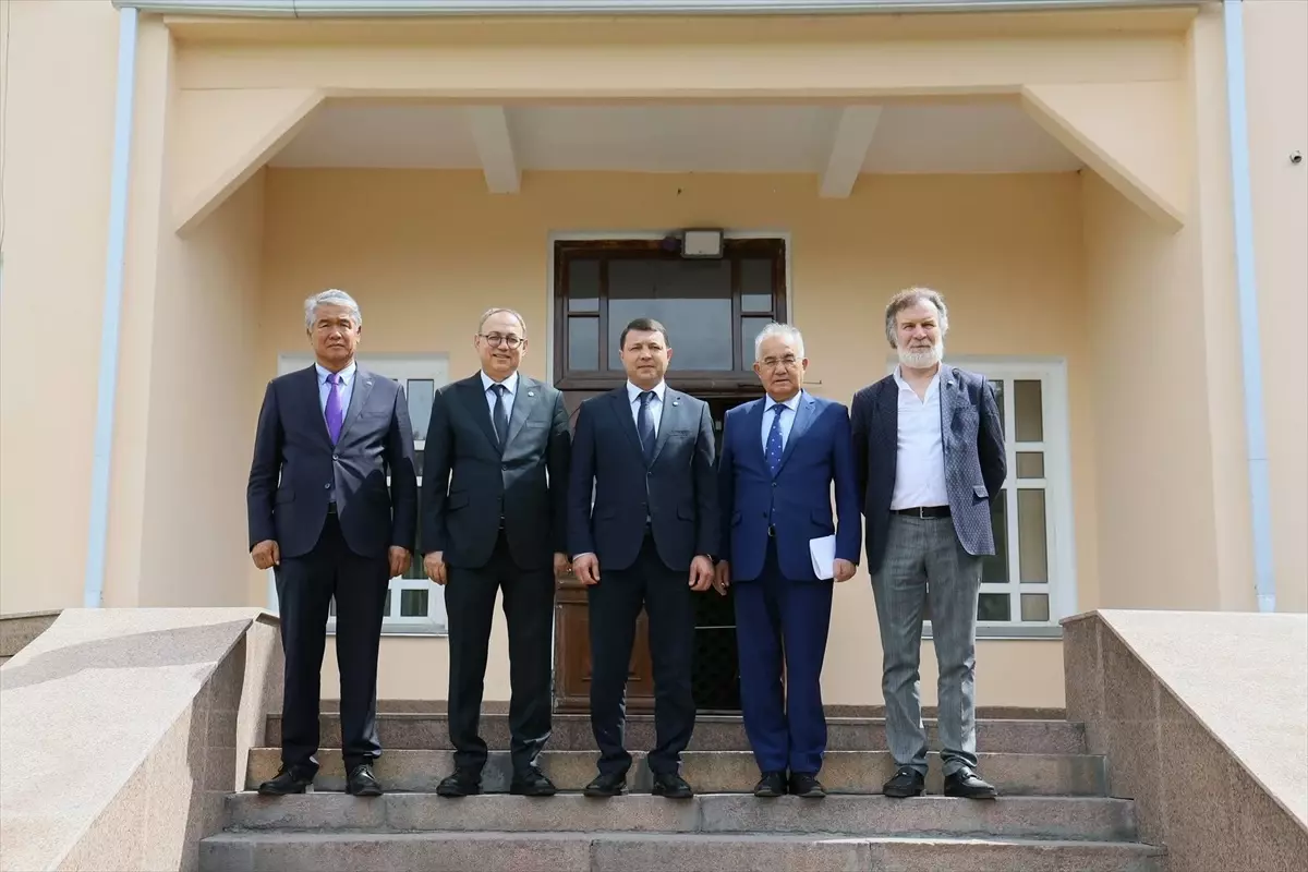 Kırgızistan'da Cengiz Aytmatov Anma Forumu