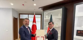 Kırgızistan, Pakistan ve Bangladeş Büyükelçileri Kurban Vekaletlerini Türk Kızılay'a Verdi