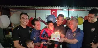 Polis Ekiplerinden Duchenne Kas Distrofisi Hastası Çocuğa Sürpriz Doğum Günü