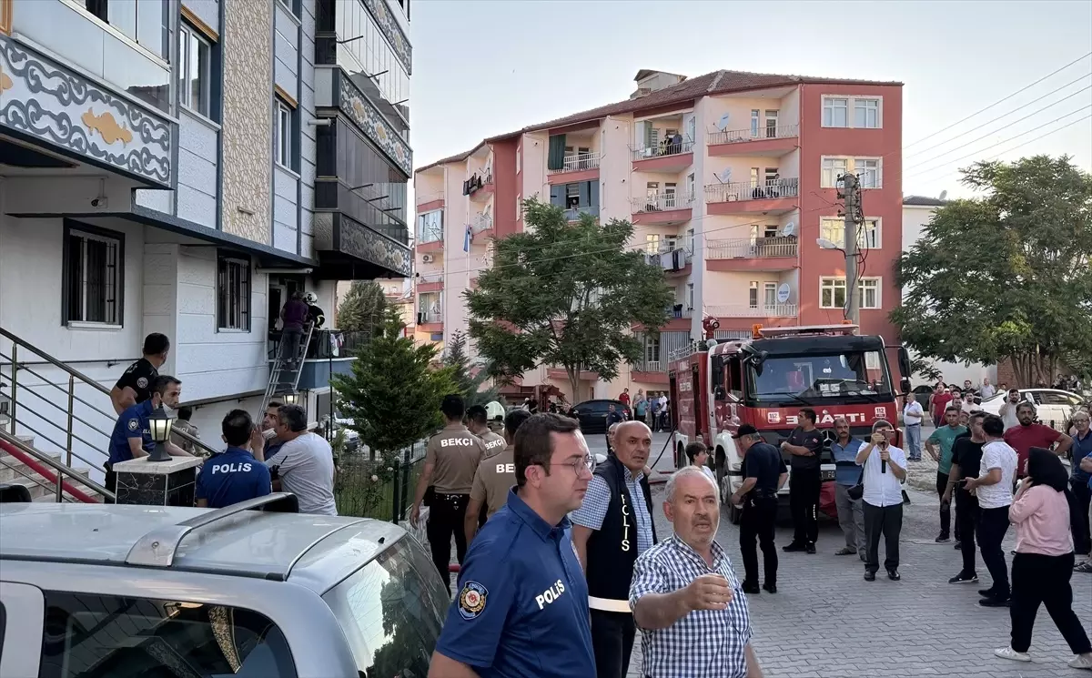 Kırıkkale'de Apartman Yangını: 8 Kişi Dumandan Etkilendi