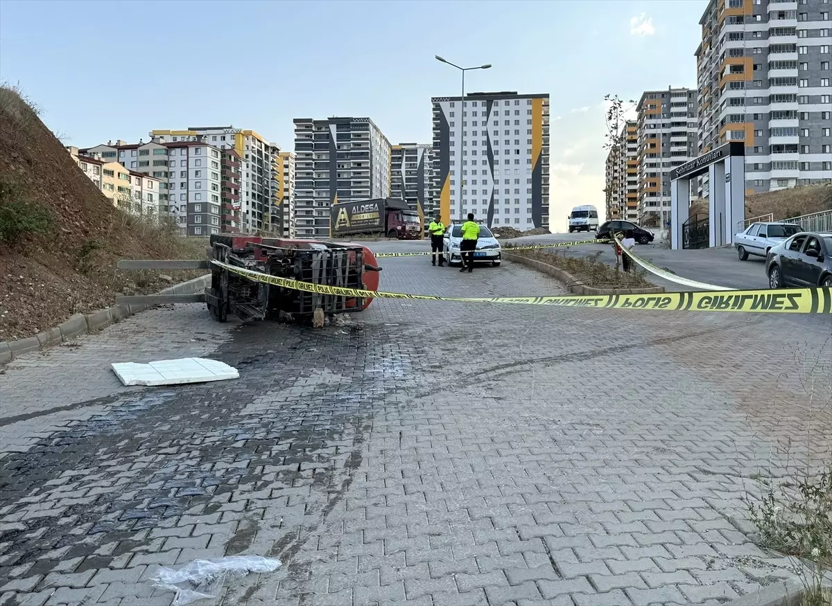 Kırıkkale'de Forklift Kazası: 16 Yaşındaki Sürücü Hayatını Kaybetti