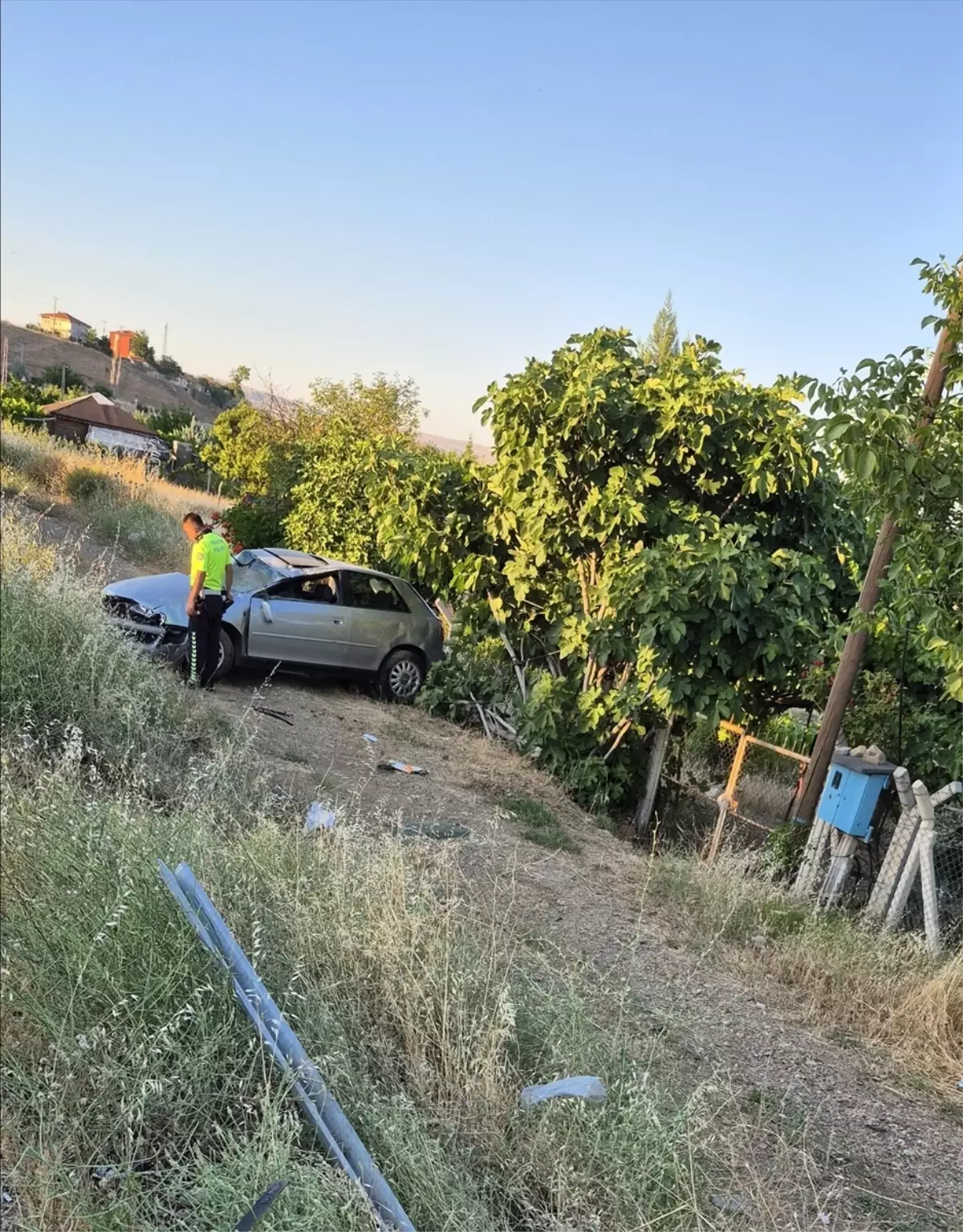 Kırıkkale'de Devrilen Otomobilin Sürücüsü Yaralandı