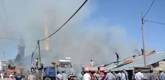 Kars'ta Yangın: 2 Ev ve 2 Samanlık Küle Döndü