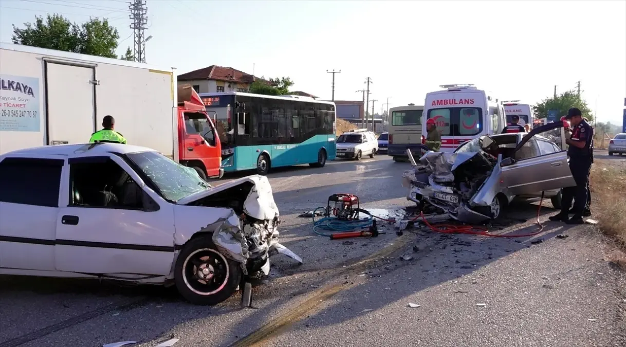 Kırıkkale'de Trafik Kazası: 2 Kişi Hayatını Kaybetti