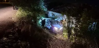 Kırıkkale'de Otomobil Evine Çarptı