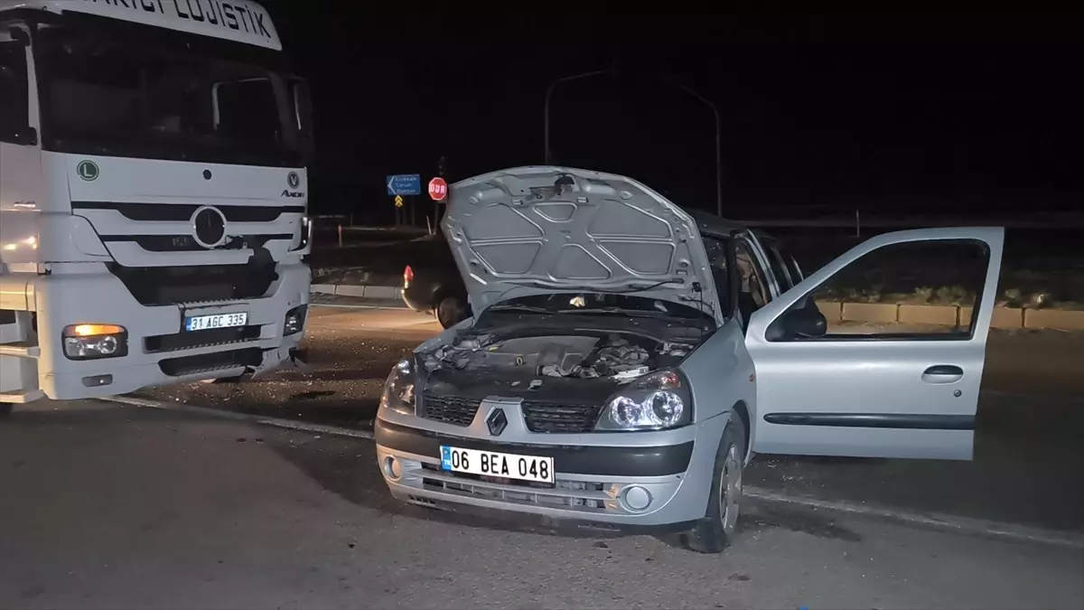 Kırıkkale'de Tır ile Otomobil Çarpıştı: 6 Yaralı